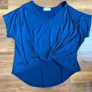 Lavender Fields tunic top w/ tie at front. NWOT!